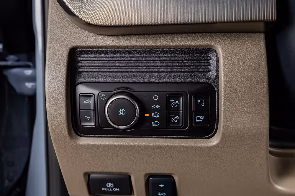 2026 Ford F-250 Super Duty Platinum Plus Crew Cab Image 22