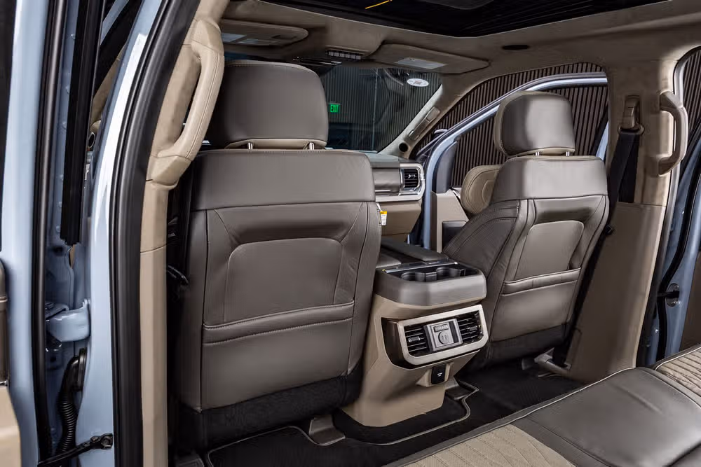 2026 Ford F-250 Super Duty Platinum Plus Crew Cab Image 36