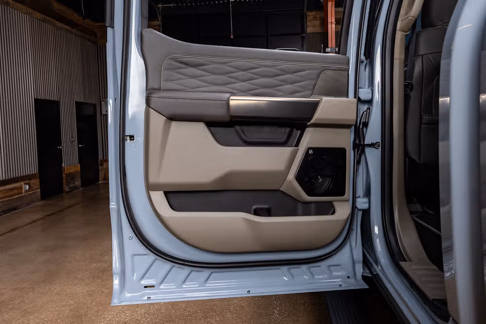 2026 Ford F-250 Super Duty Platinum Plus Crew Cab Image 40