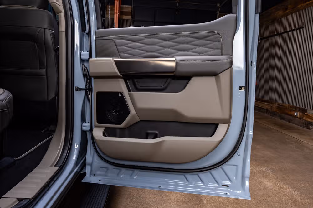 2026 Ford F-250 Super Duty Platinum Plus Crew Cab Image 41