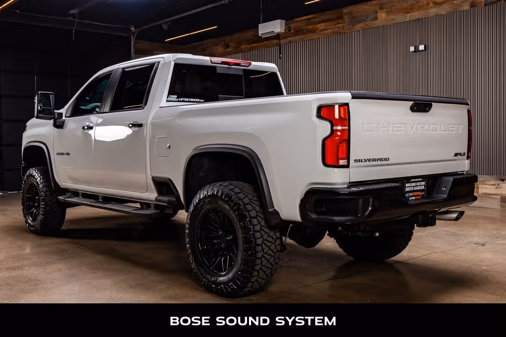 2025 Chevrolet Silverado 2500HD ZR2 Crew Cab Image 7