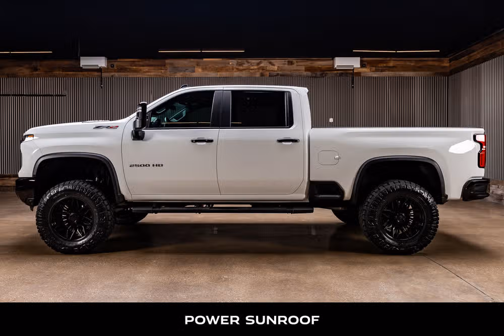 2025 Chevrolet Silverado 2500HD ZR2 Crew Cab Image 6