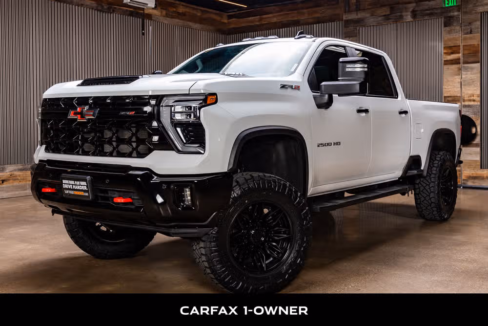 2025 Chevrolet Silverado 2500HD ZR2 Crew Cab Image 5