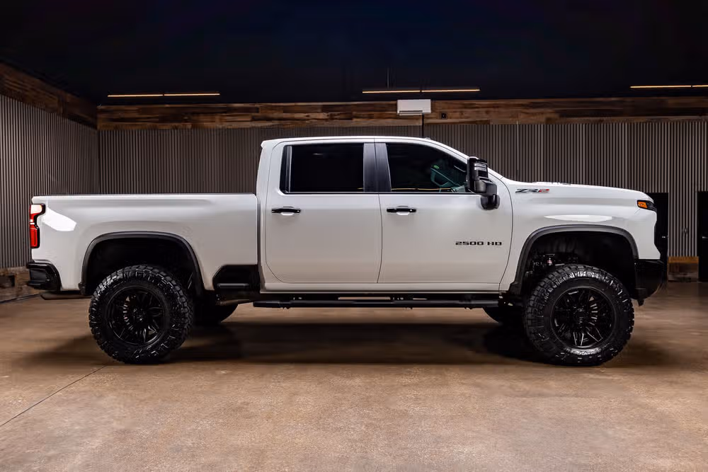 2025 Chevrolet Silverado 2500HD ZR2 Crew Cab Image 11