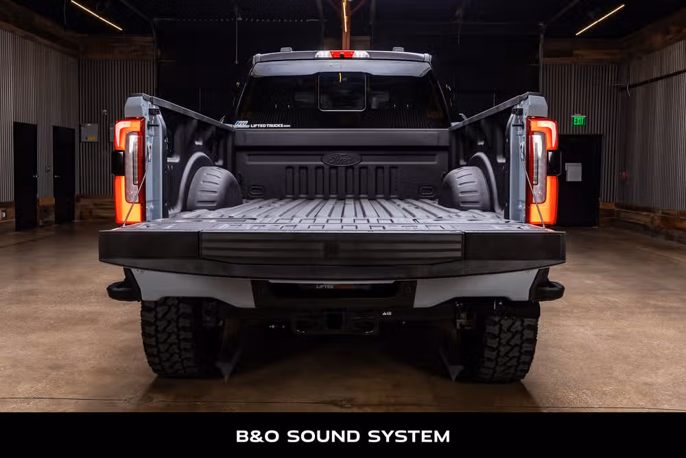 2026 Ford F-350 Super Duty Platinum Plus Crew Cab Image 9