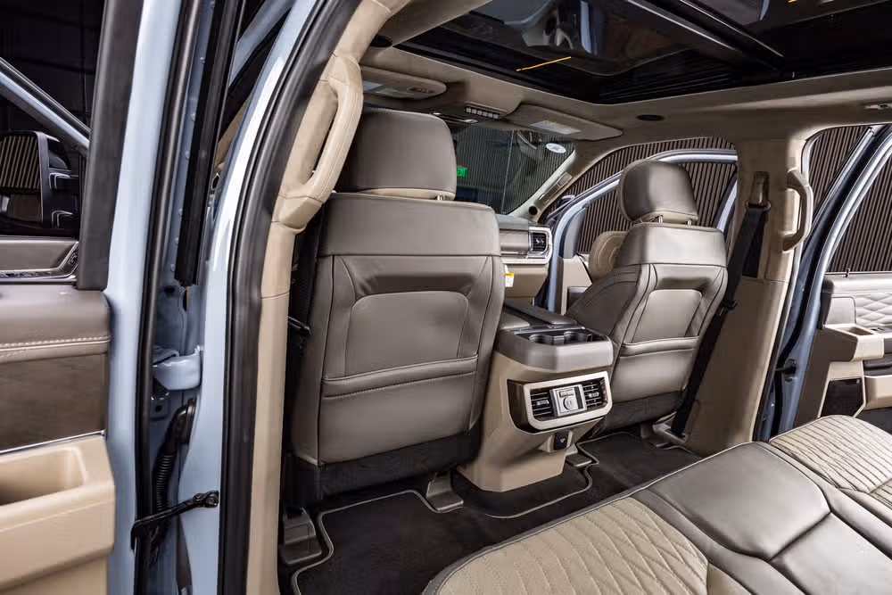 2026 Ford F-350 Super Duty Platinum Plus Crew Cab Image 36