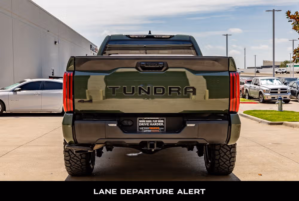 2023 Toyota Tundra SR5 CrewMax Image 8