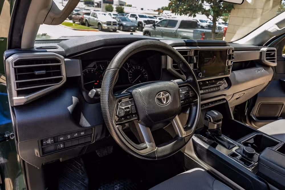 2023 Toyota Tundra SR5 CrewMax Image 17