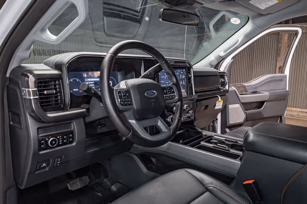 2026 Ford F-350 Super Duty Lariat Crew Cab Image 18