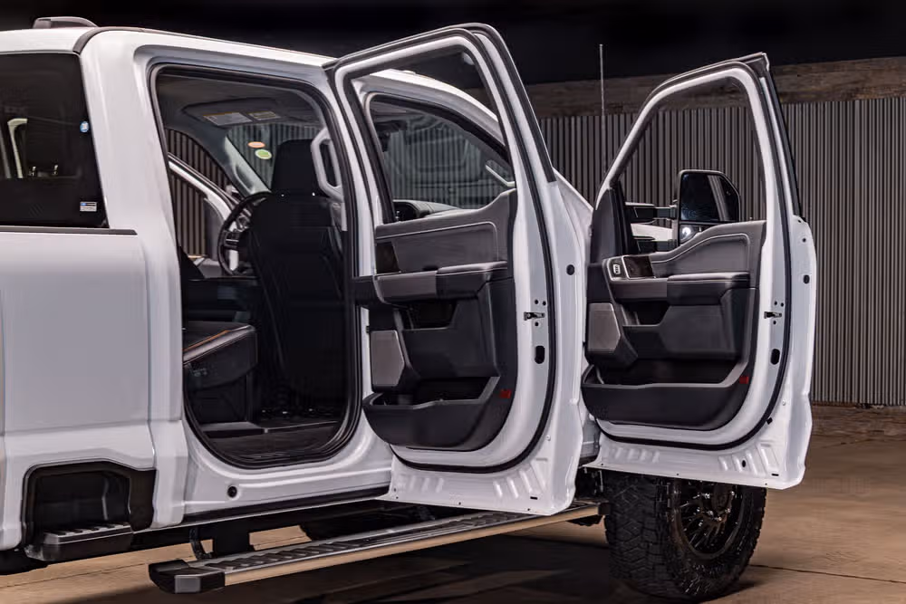 2026 Ford F-350 Super Duty Lariat Crew Cab Image 35