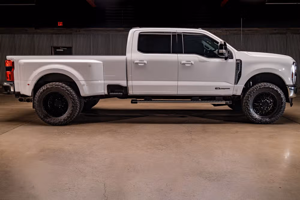 2026 Ford F-350 Super Duty Lariat Crew Cab Image 11