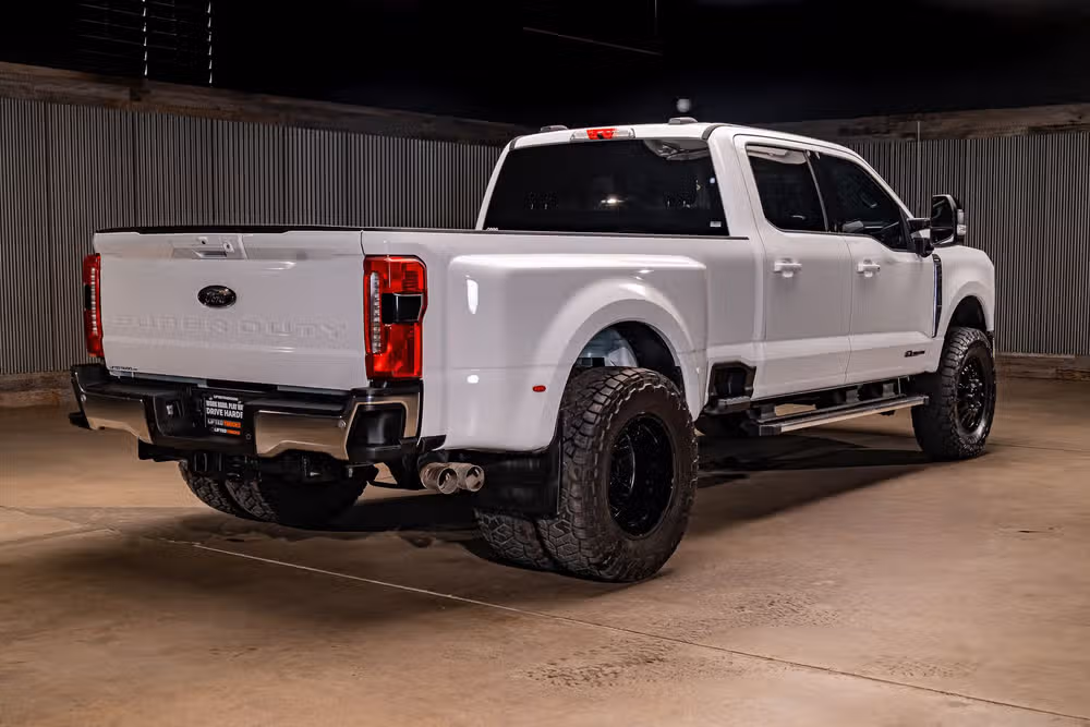 2026 Ford F-350 Super Duty Lariat Crew Cab Image 10