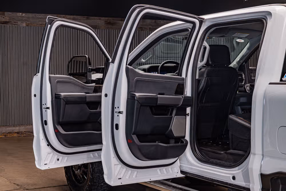 2026 Ford F-350 Super Duty Lariat Crew Cab Image 33