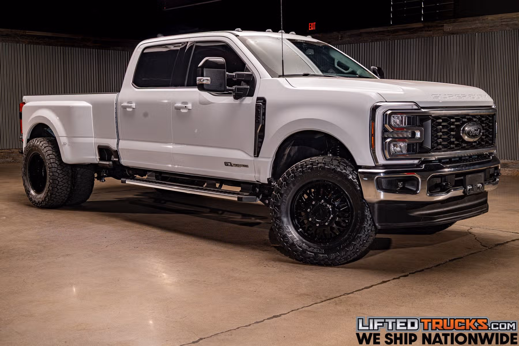 2026 Ford F-350 Super Duty Lariat Crew Cab Image 1