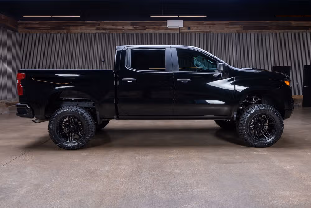 2025 Chevrolet Silverado 1500 Custom Trail Boss Crew Cab Image 11