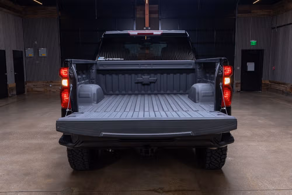2025 Chevrolet Silverado 1500 Custom Trail Boss Crew Cab Image 9