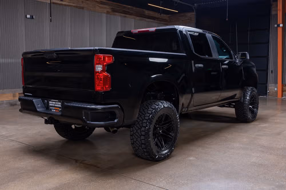 2025 Chevrolet Silverado 1500 Custom Trail Boss Crew Cab Image 10