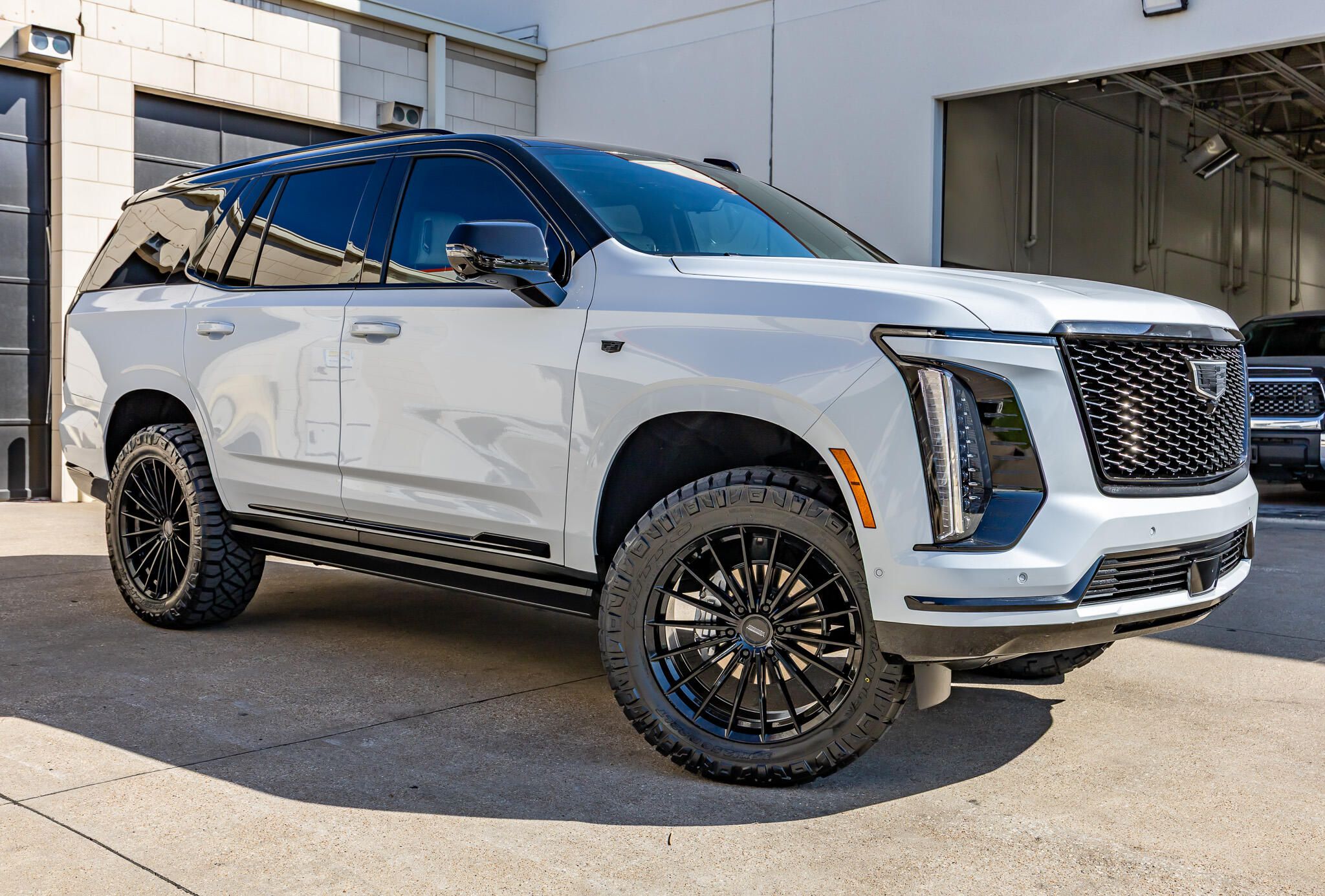 Vibrant White Tricoat 2026 Cadillac Escalade SUV / Crossover Four-Wheel Drive Automatic