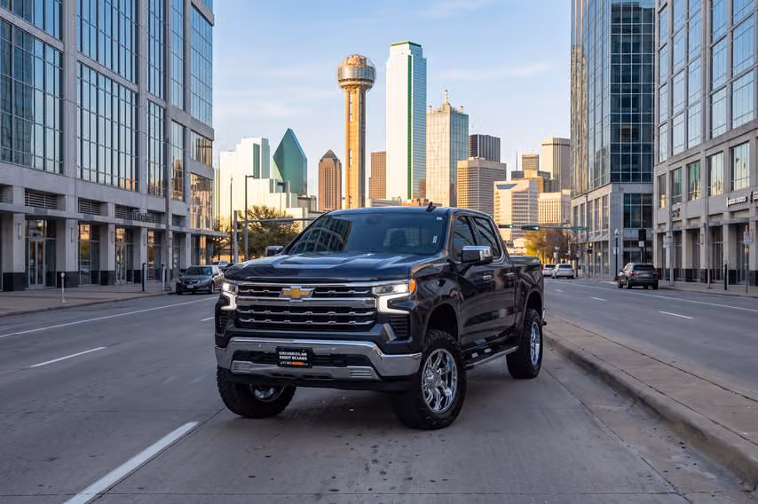 2023 Chevrolet Silverado 1500 LTZ Crew Cab Image 44