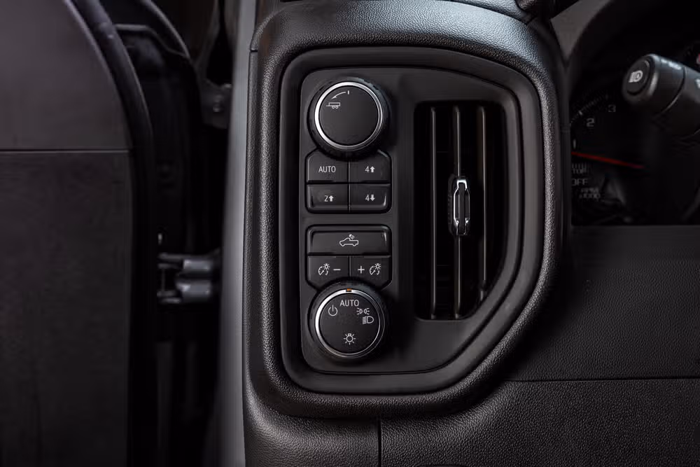2026 Chevrolet Silverado 1500 Custom Trail Boss Crew Cab Image 21