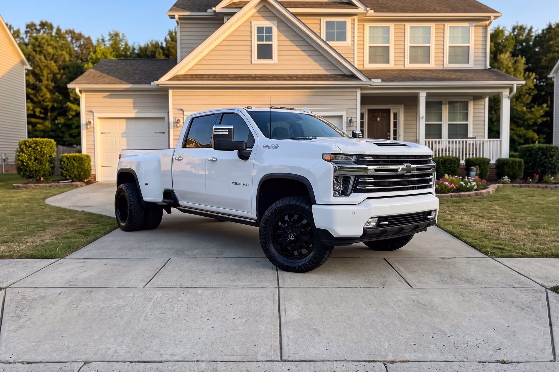 2022 Chevrolet Silverado 3500HD High Country Crew Cab Image 44