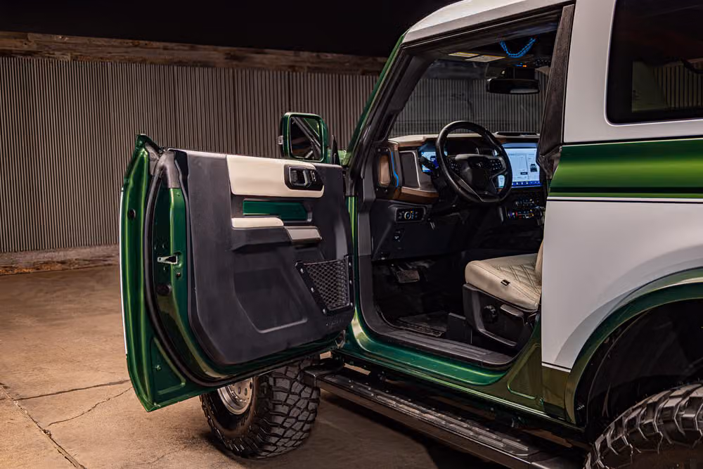 2023 Ford Bronco Outer Banks Image 23