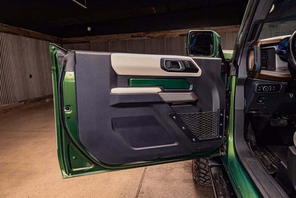 2023 Ford Bronco Outer Banks Image 24