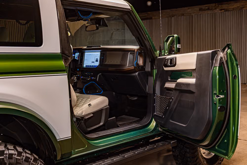 2023 Ford Bronco Outer Banks Image 25