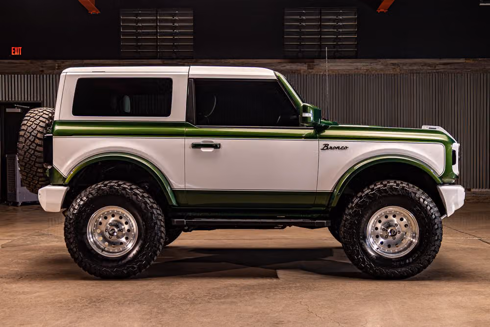 2023 Ford Bronco Outer Banks Image 11