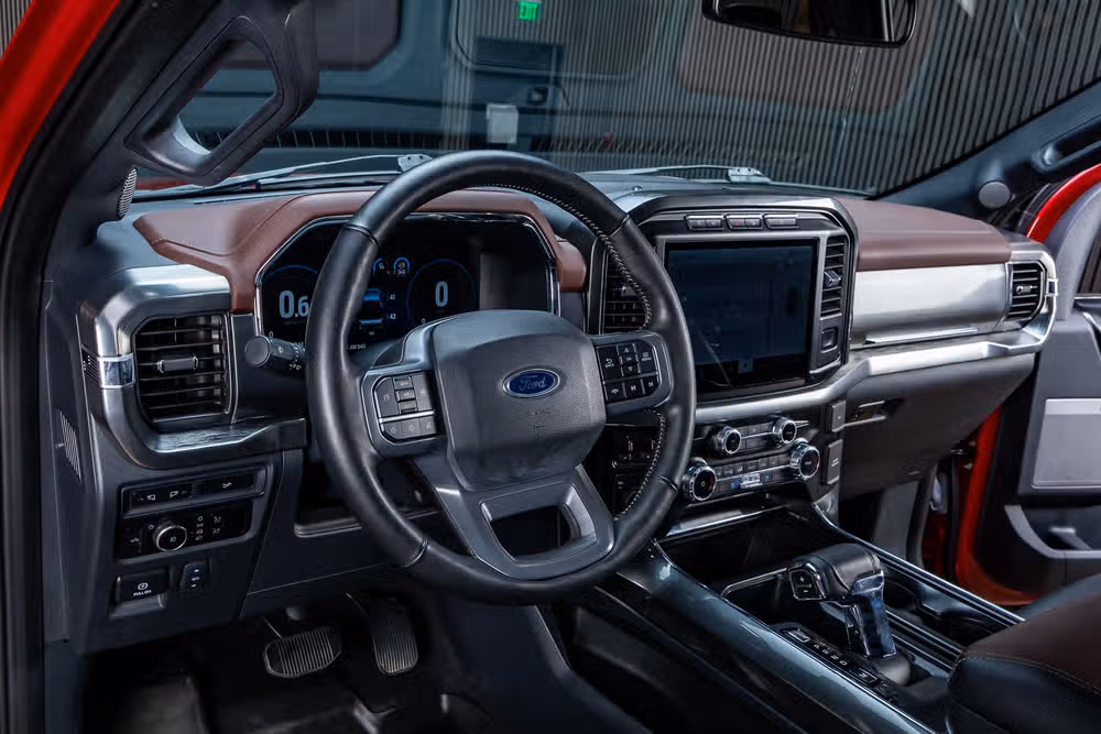 2023 Ford F-150 Lariat SuperCrew Image 16