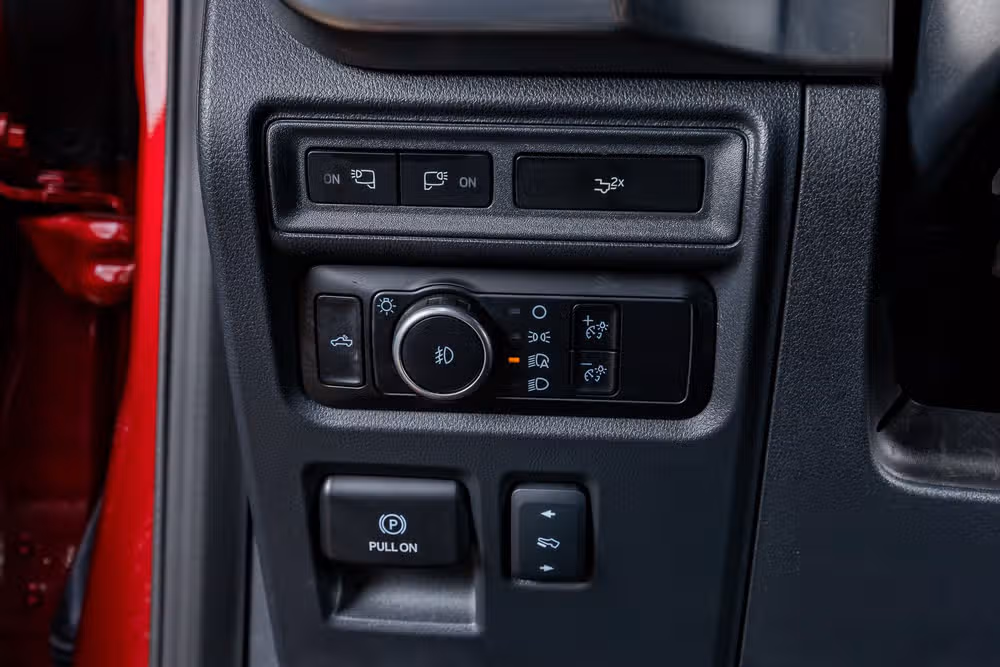 2023 Ford F-150 Lariat SuperCrew Image 21