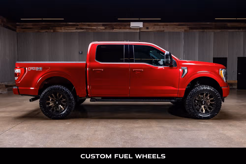 2023 Ford F-150 Lariat SuperCrew Image 10