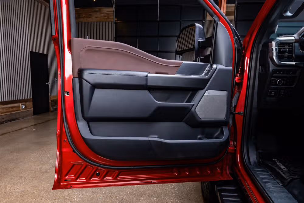 2023 Ford F-150 Lariat SuperCrew Image 36