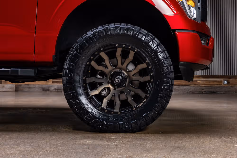 2023 Ford F-150 Lariat SuperCrew Image 11