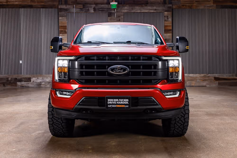 2023 Ford F-150 Lariat SuperCrew Image 2