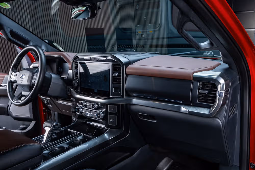 2023 Ford F-150 Lariat SuperCrew Image 17