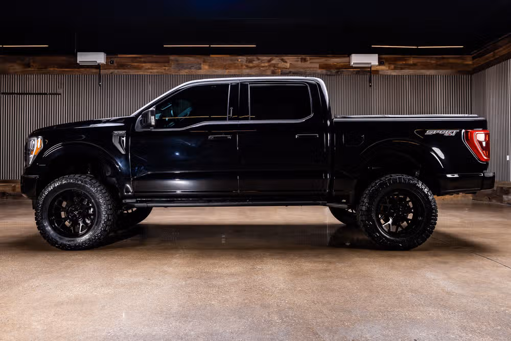 2023 Ford F-150 XLT SuperCrew Image 6
