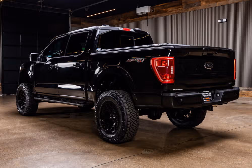 2023 Ford F-150 XLT SuperCrew Image 7