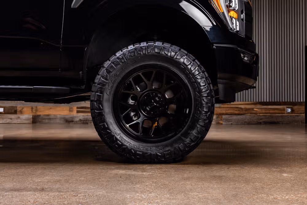 2023 Ford F-150 XLT SuperCrew Image 12
