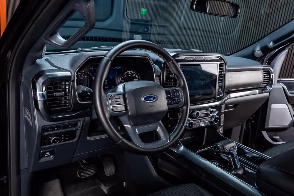 2023 Ford F-150 XLT SuperCrew Image 17