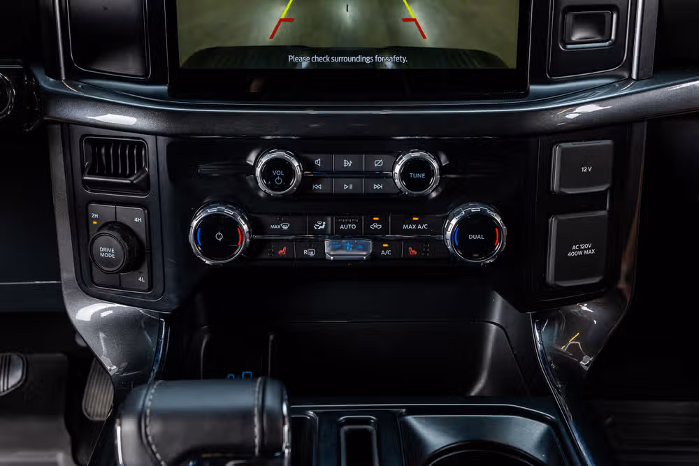 2023 Ford F-150 XLT SuperCrew Image 28