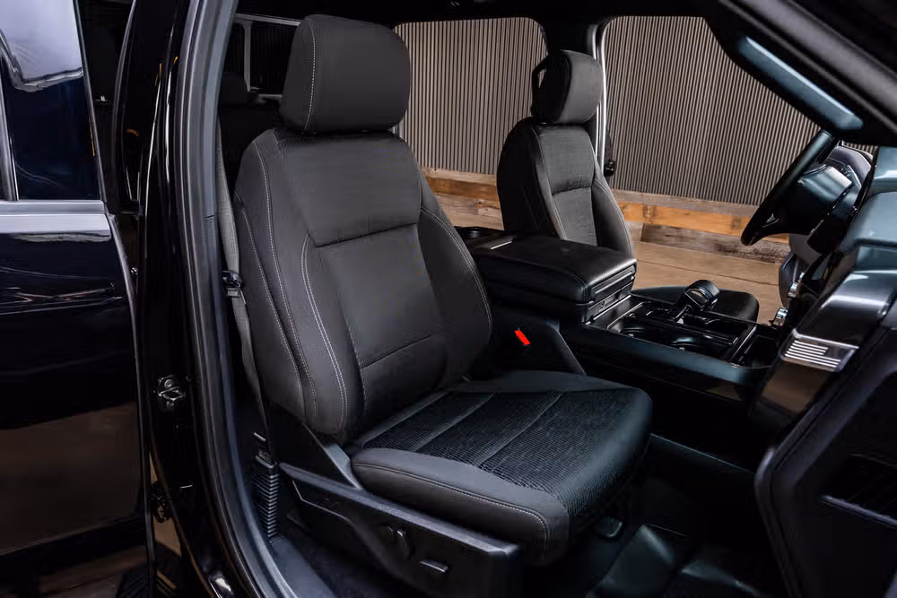 2023 Ford F-150 XLT SuperCrew Image 32