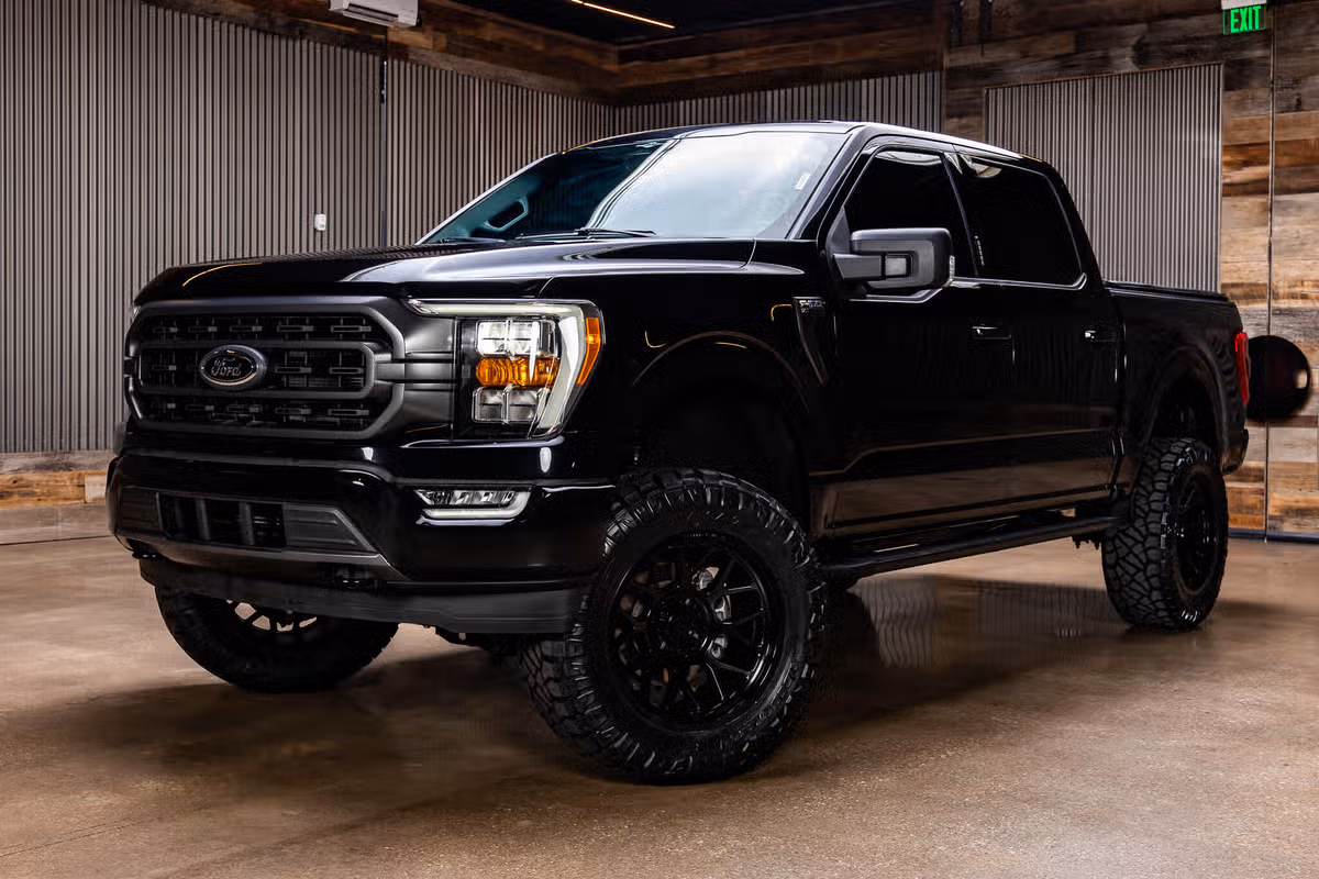 2023 Ford F-150 XLT SuperCrew