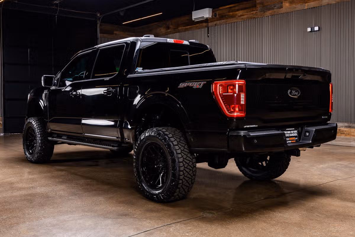 2023 Ford F-150 XLT SuperCrew