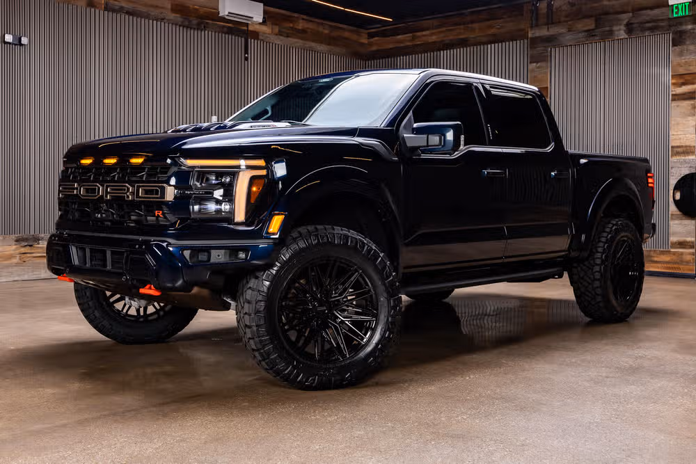 2024 Ford F-150 Raptor R SuperCrew Image 4