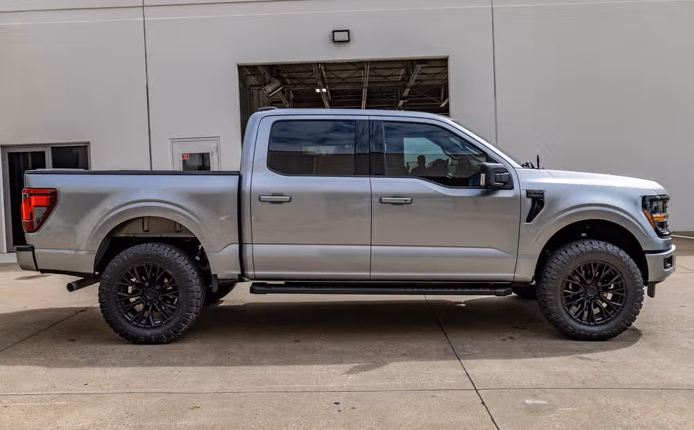 2025 Ford F-150 XLT SuperCrew Image 11