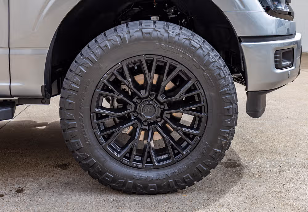 2025 Ford F-150 XLT SuperCrew Image 12