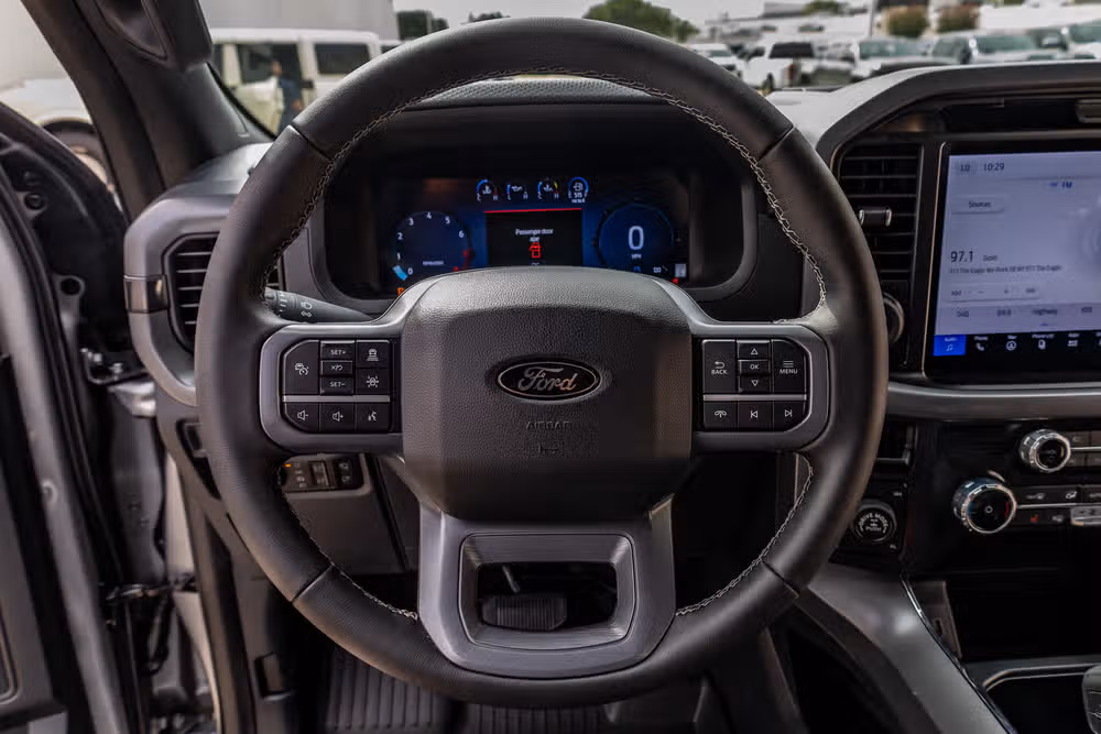 2025 Ford F-150 XLT SuperCrew Image 19