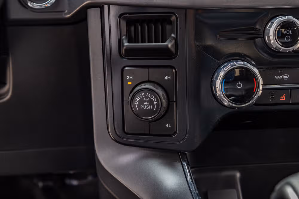 2025 Ford F-150 XLT SuperCrew Image 24
