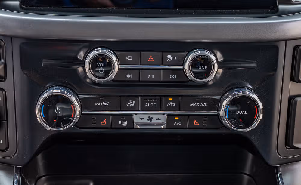 2025 Ford F-150 XLT SuperCrew Image 28